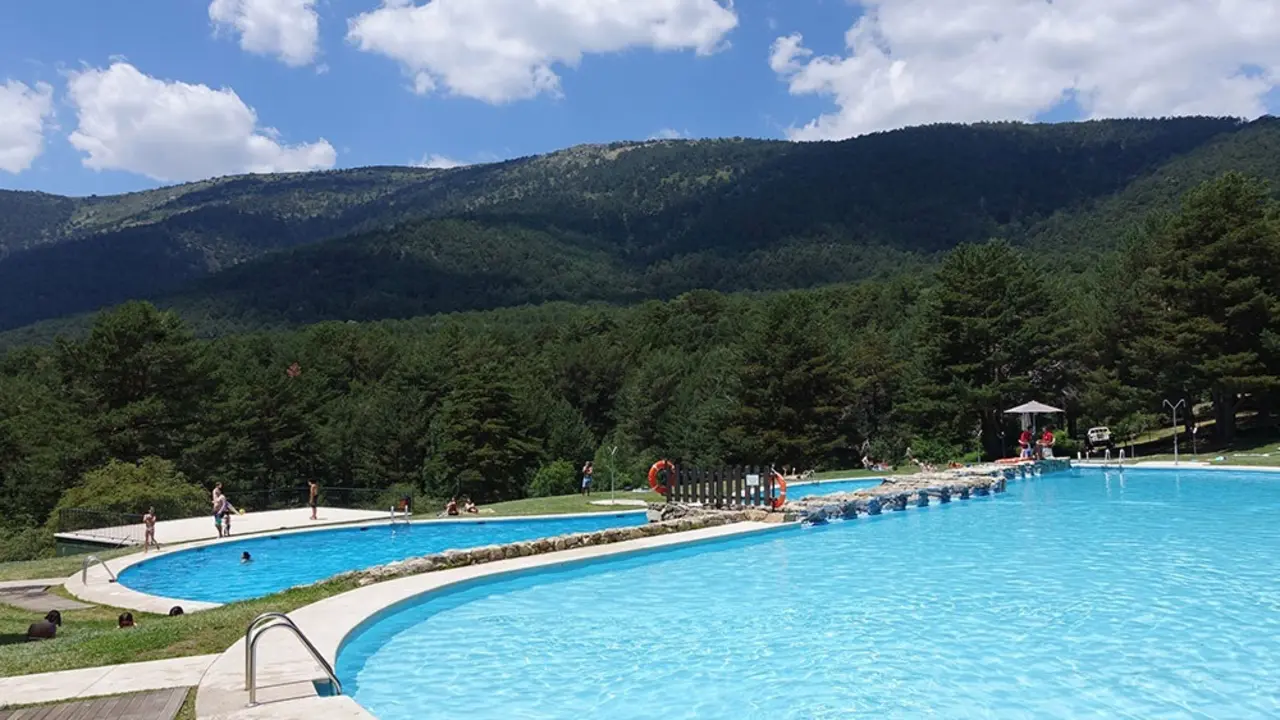 EuropaPress_6903190_piscinas_berceas_cercedilla