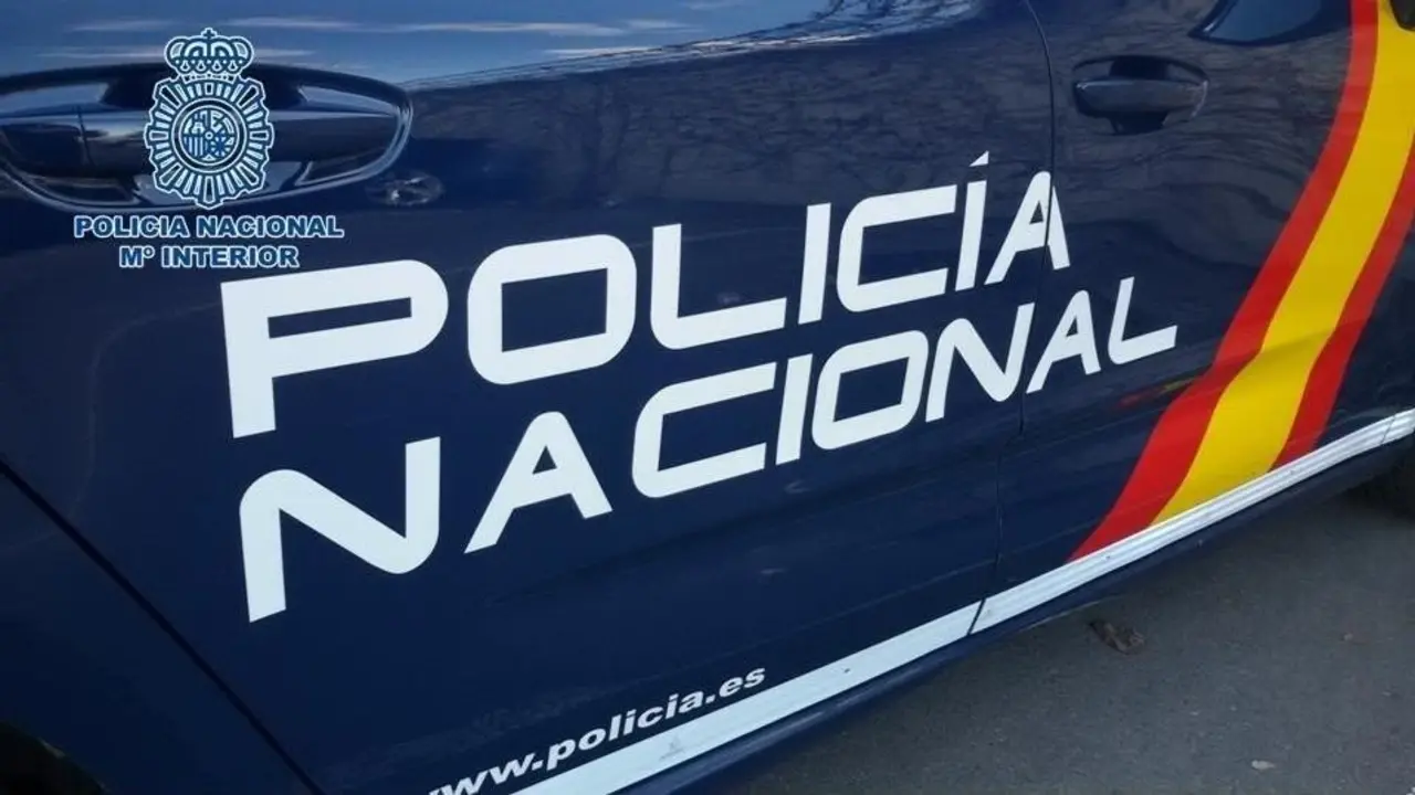  Imagen de archivo de un coche de la Polic&iacute;a Nacional. - AI 