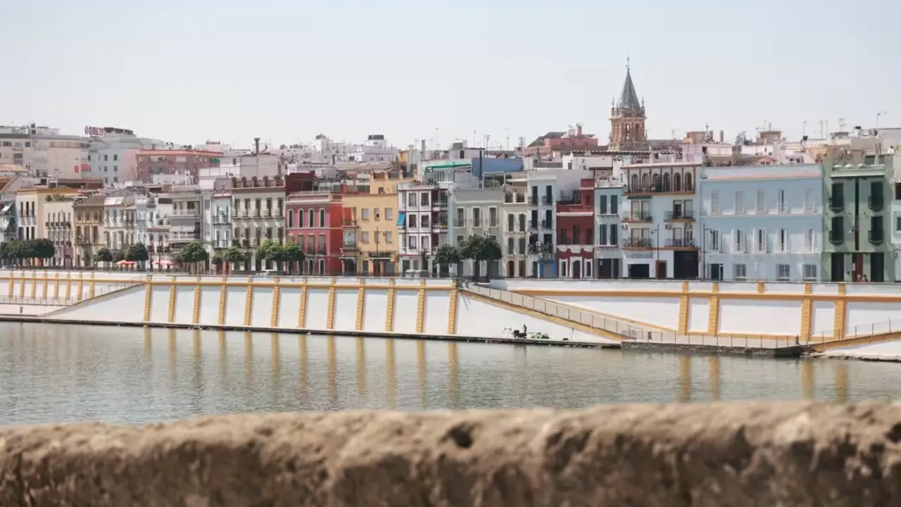 Vista panor&aacute;mica de la calle Betis. | Europa Press.