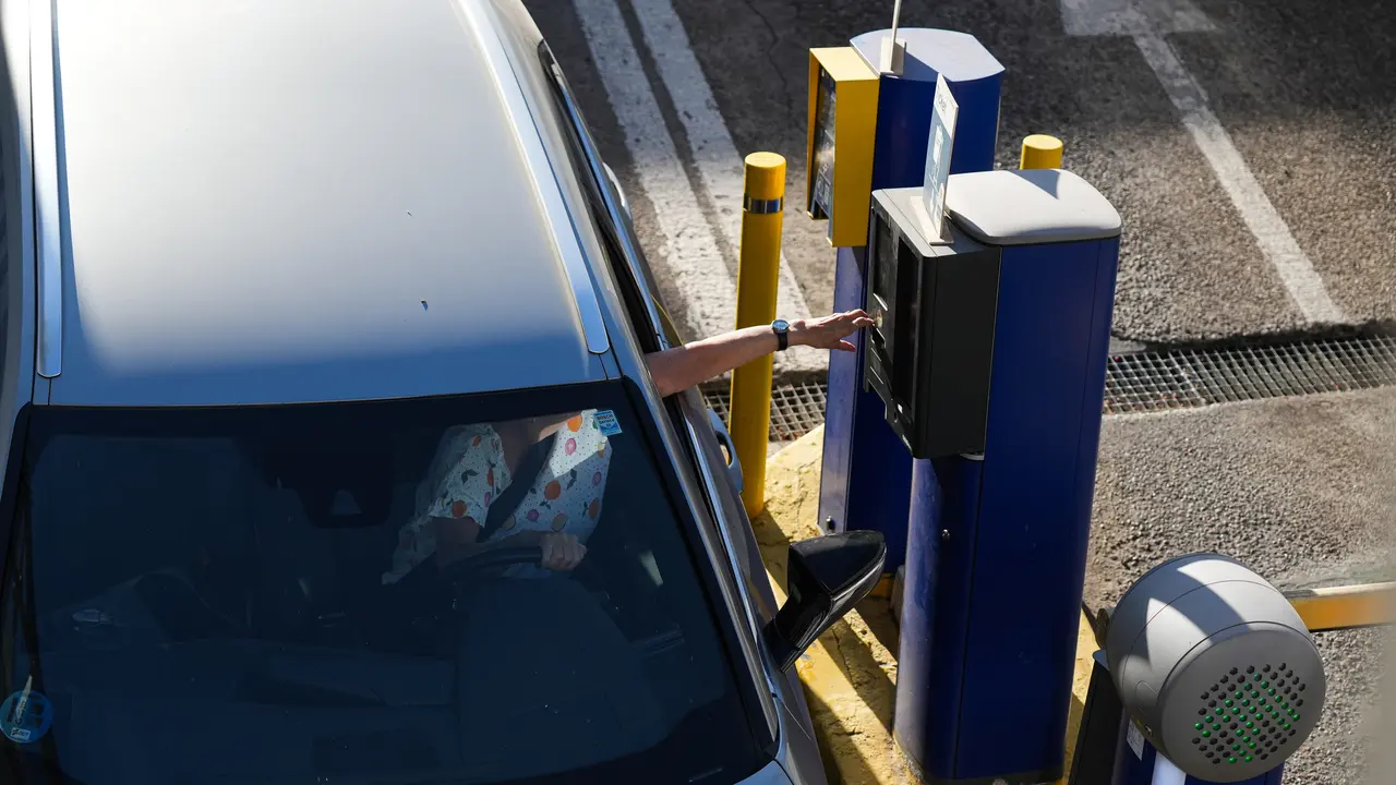 La administraci&oacute;n local busca, mediante estos nuevos estacionamientos subterr&aacute;neos, complementar la oferta de plazas para los vecinos y optimizar la pol&iacute;tica de aparcamiento en Sevilla | MAR&Iacute;A JOS&Eacute; L&Oacute;PEZ-EUROPA PRESS