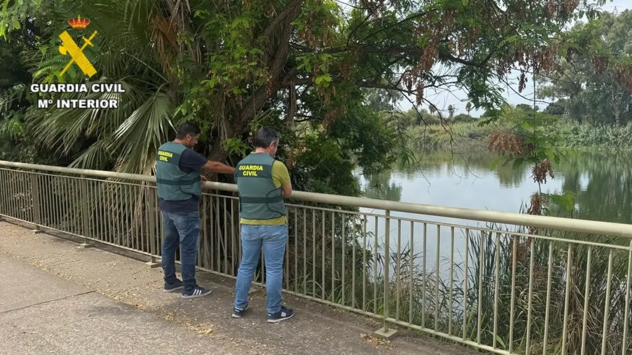  Agentes de la Guardia Civil en el lugar del hallazgo.| GUARDIA CIVIL 