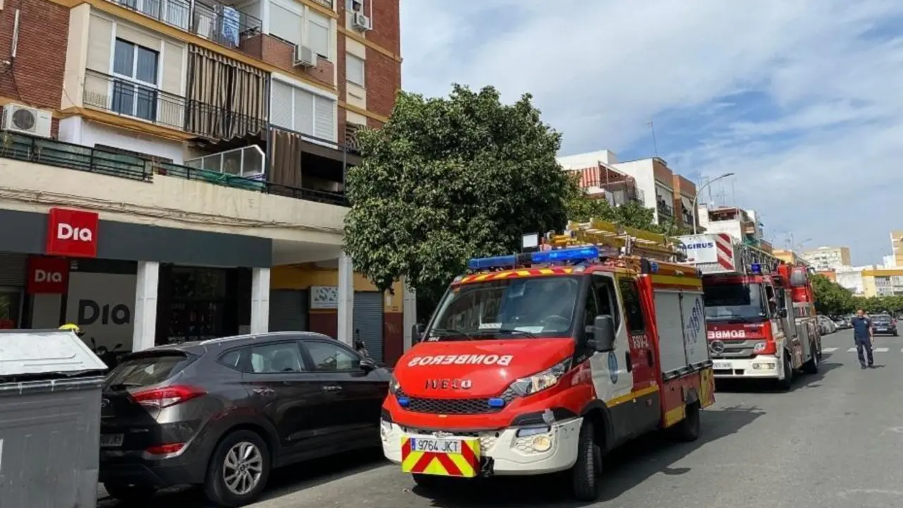  Imagen de archivo de efectivos de Bomberos de Sevilla - Junta de Andaluc&iacute;a 