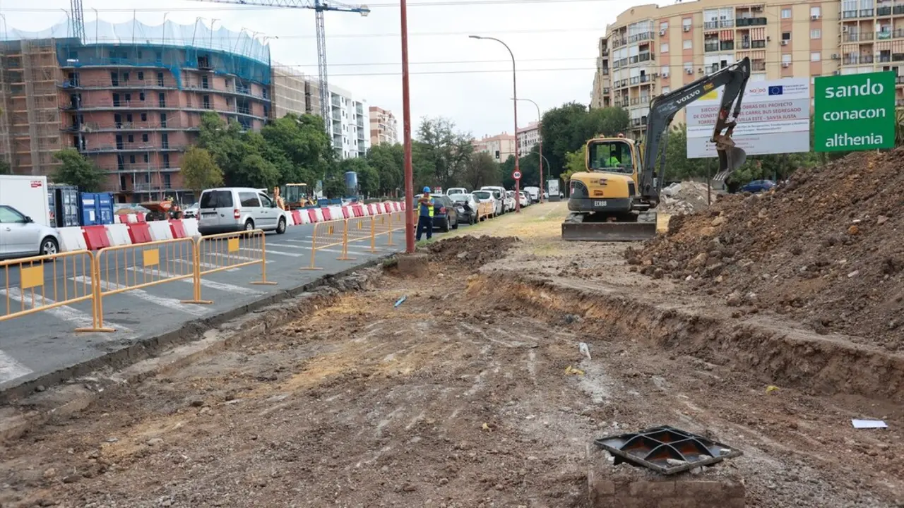  Sevilla en obra por el sistema tranviario, en imagen de archivo. | EP. 