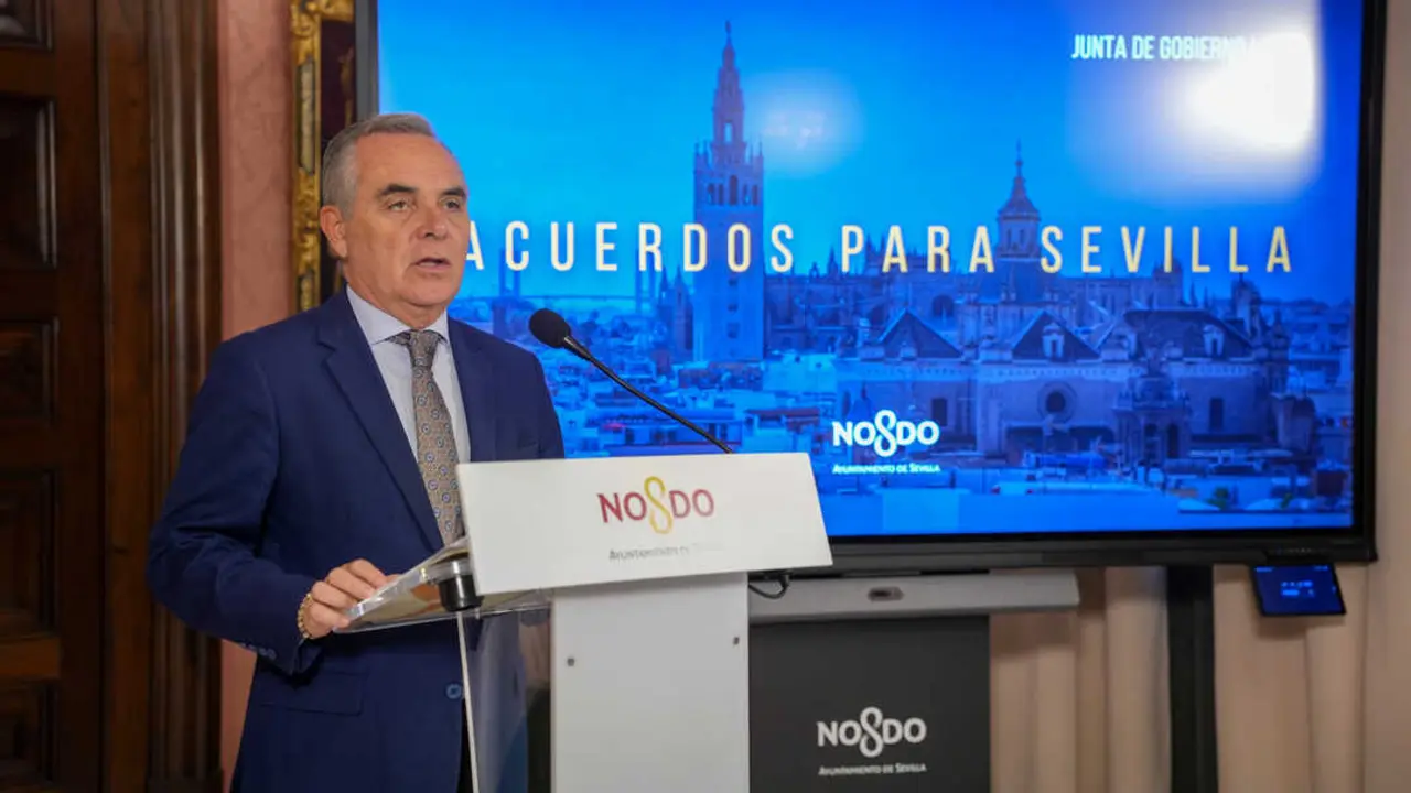  Juan Bueno tras la Junta de Gobierno | AYTO DE SEVILLA 