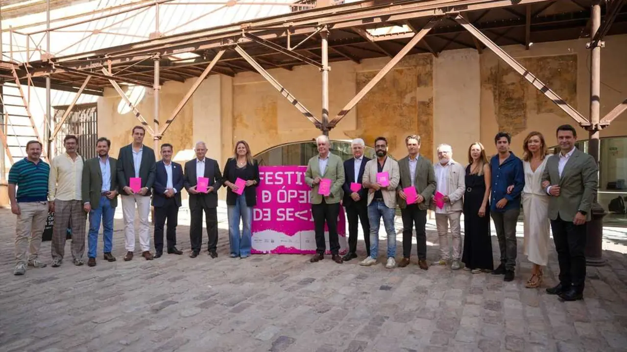  El alcalde de Sevilla, Jos&eacute; Luis Sanz, hace balance del I Festival de &Oacute;pera de Sevilla. | AYUNTAMIENTO 