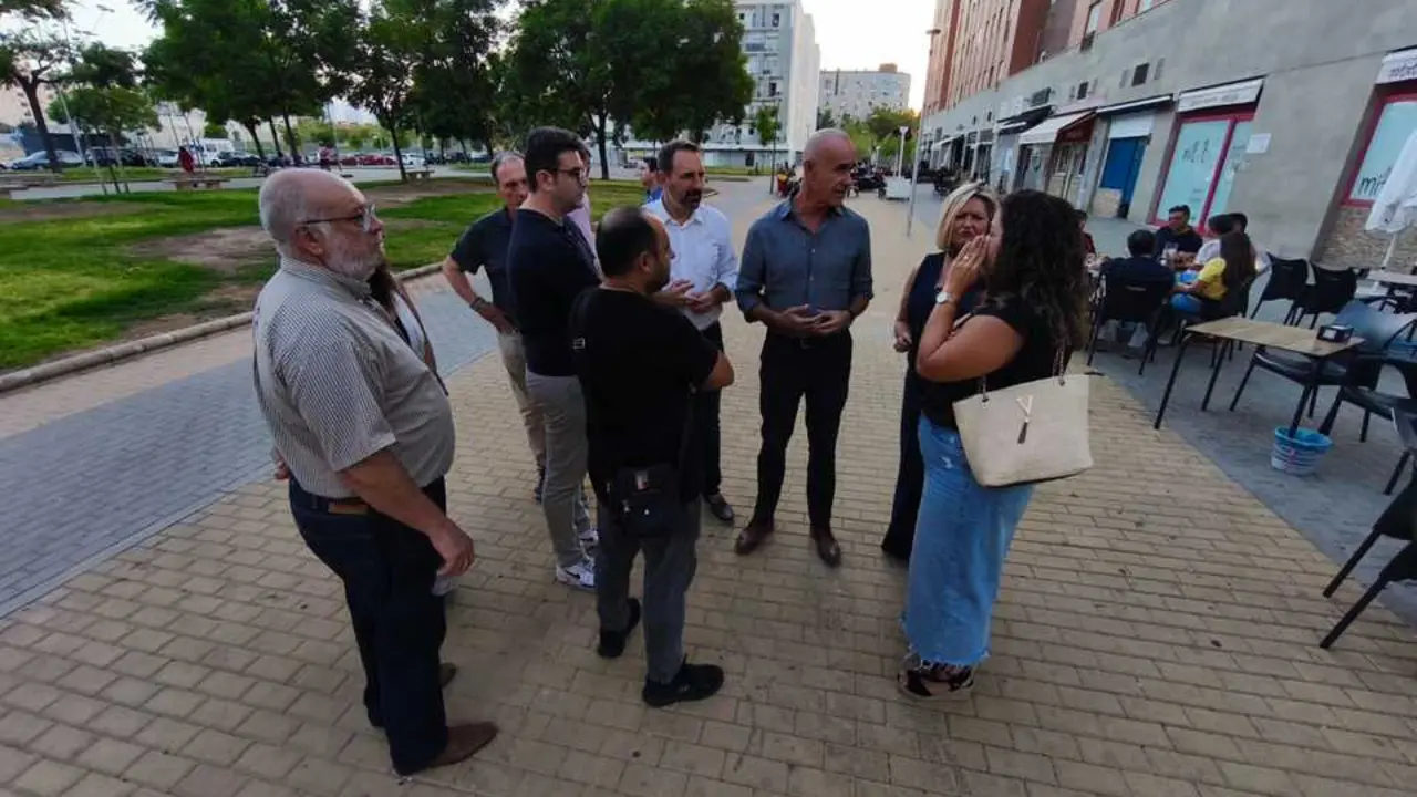  En la reuni&oacute;n vecinal. | PSOE SEVILLA 