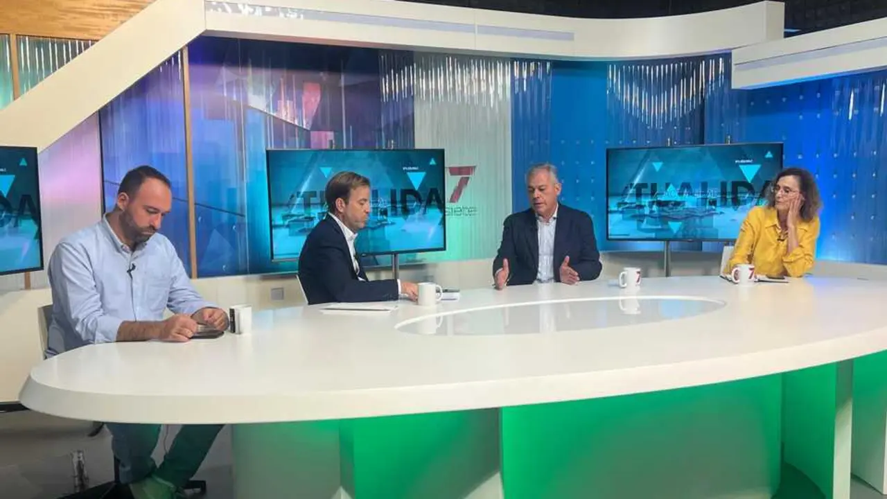  Un momento de la entrevista al alcalde de Sevilla en Acento Andaluz. | 7TV 