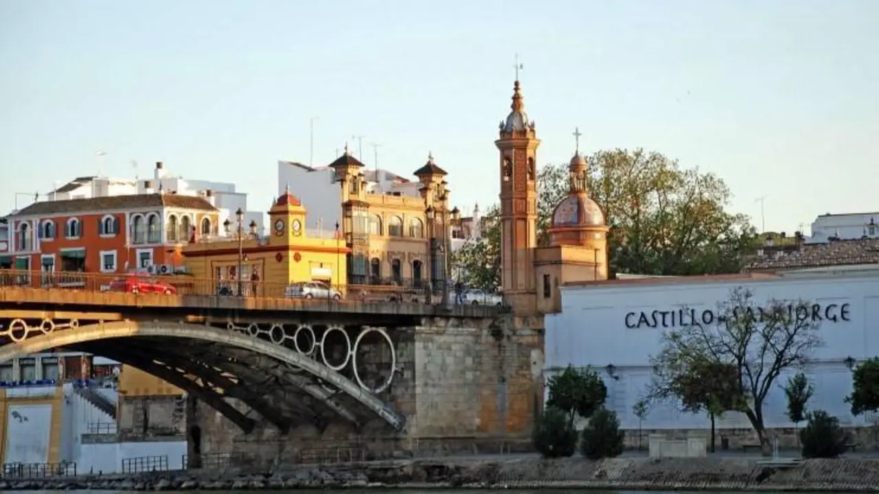  El puente de Triana desde el Paseo de la O. - Junta 