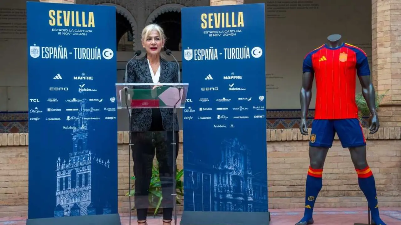  La consejera de Cultura y Deporte, Patricia del Pozo, en la presentaci&oacute;n del partido entre las selecciones de Espa&ntilde;a y Turqu&iacute;a. | JUNTA DE ANDALUC&Iacute;A. 