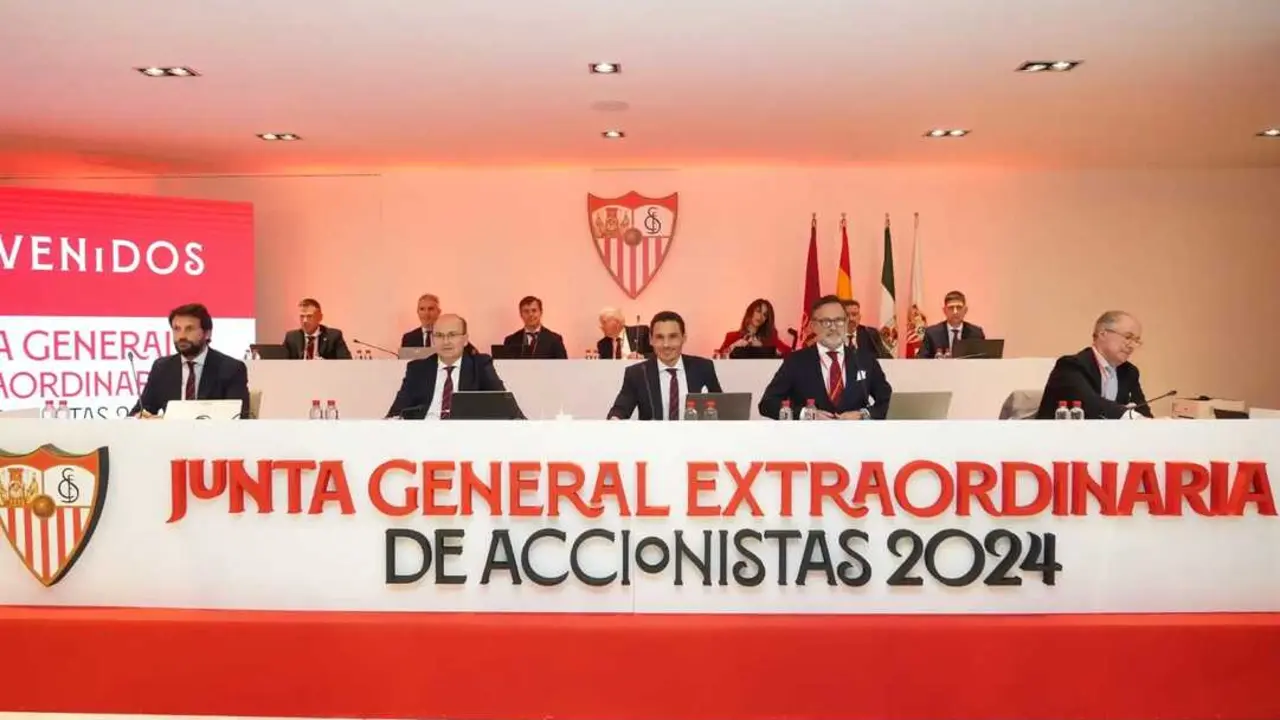  Junta General Extraordinaria de Accionistas del Sevilla F&uacute;tbol Club en 2024. | SFC. 