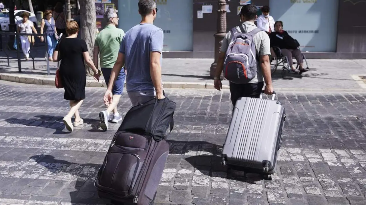  Turistas en Sevilla. - EP 
