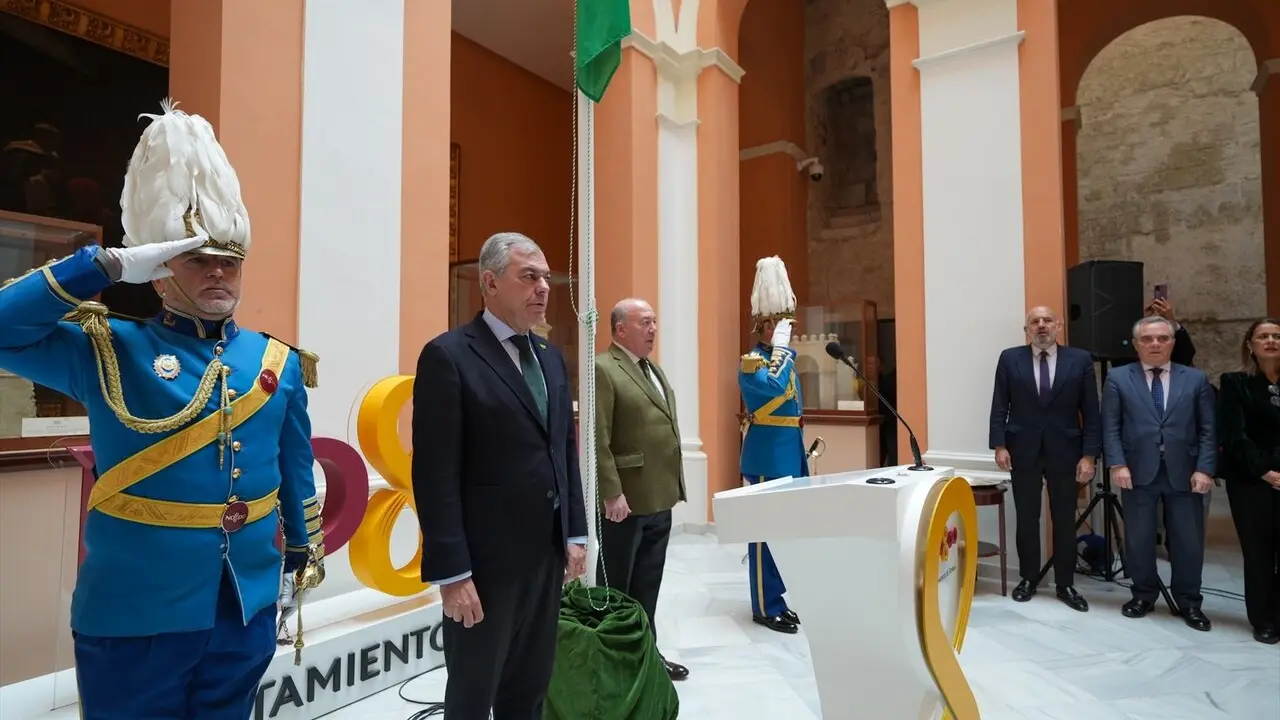  El alcalde de Sevilla, Jos&eacute; Luis Sanz, en el acto oficial por el D&iacute;a de la Bandera de Andaluc&iacute;a en el Ayuntamiento |&nbsp;AYUNTAMIENTO DE SEVILLA 