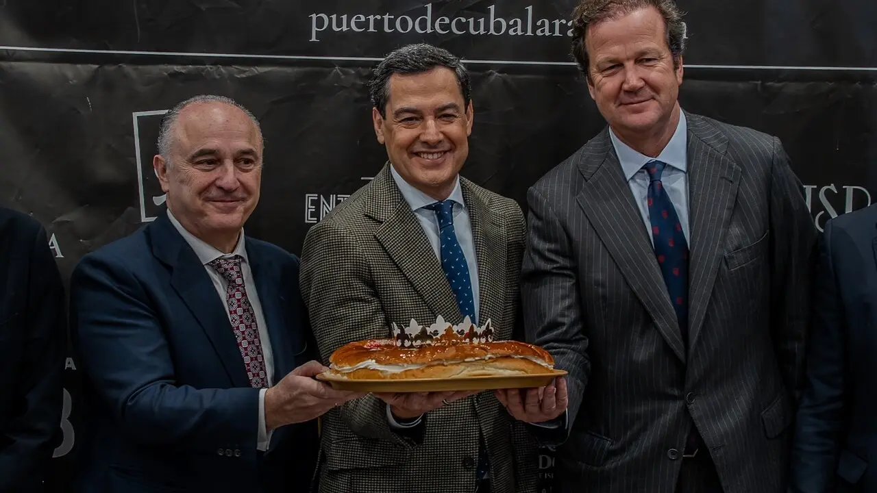  El presidente de la Junta de Andaluc&iacute;a, Juanma Moreno asiste al desayuno informativo donde se concreta la informacion de la Cabalgata de Reyes Magos | E.P. 
