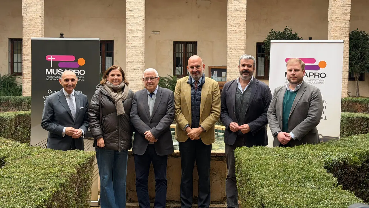  Foto de familia de la presentaci&oacute;n del encuentro 