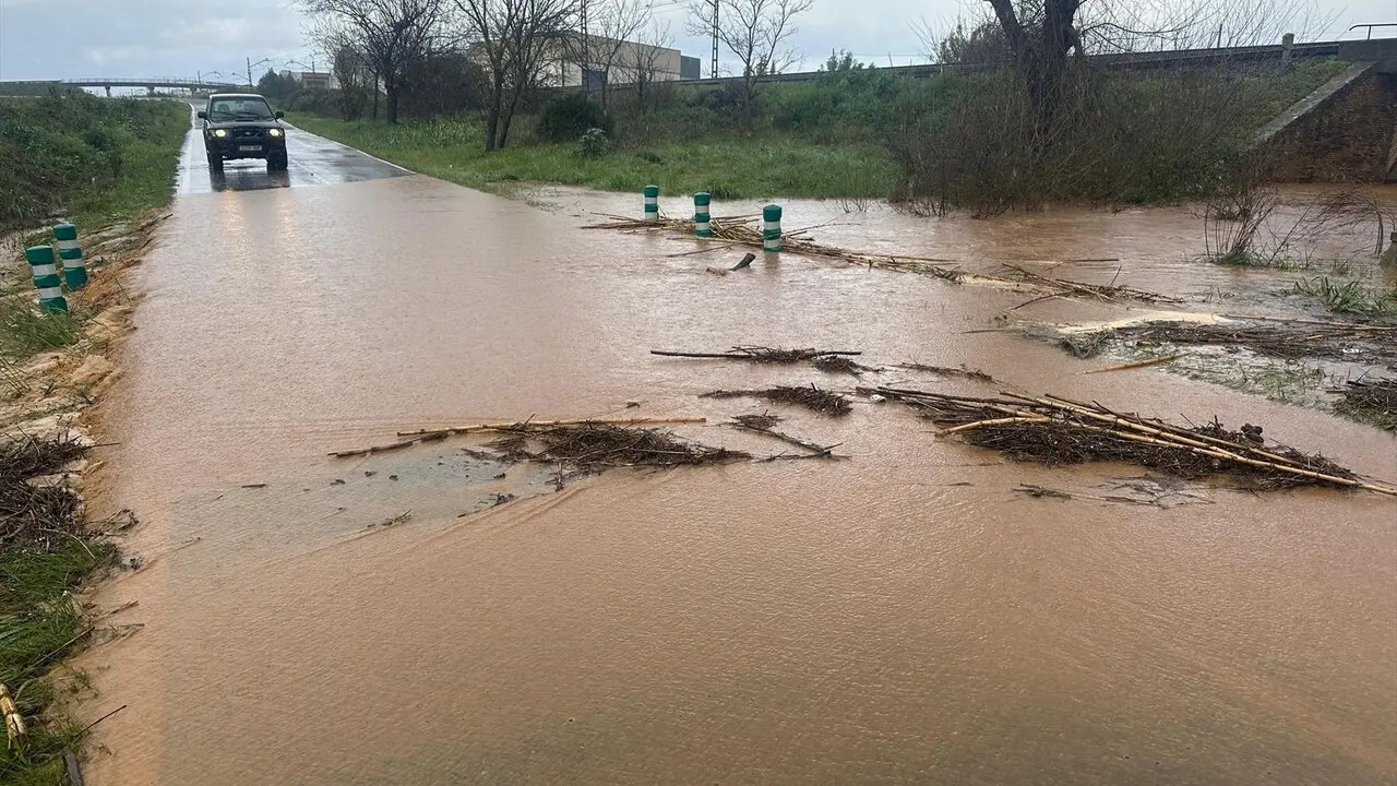  Carretera inundada en Lora del R&iacute;o | AYTO DE LORA DEL R&Iacute;O 