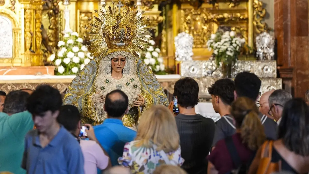  En la veneraci&oacute;n de Nuestra Se&ntilde;ora de la Esperanza Macarena. | EP. 