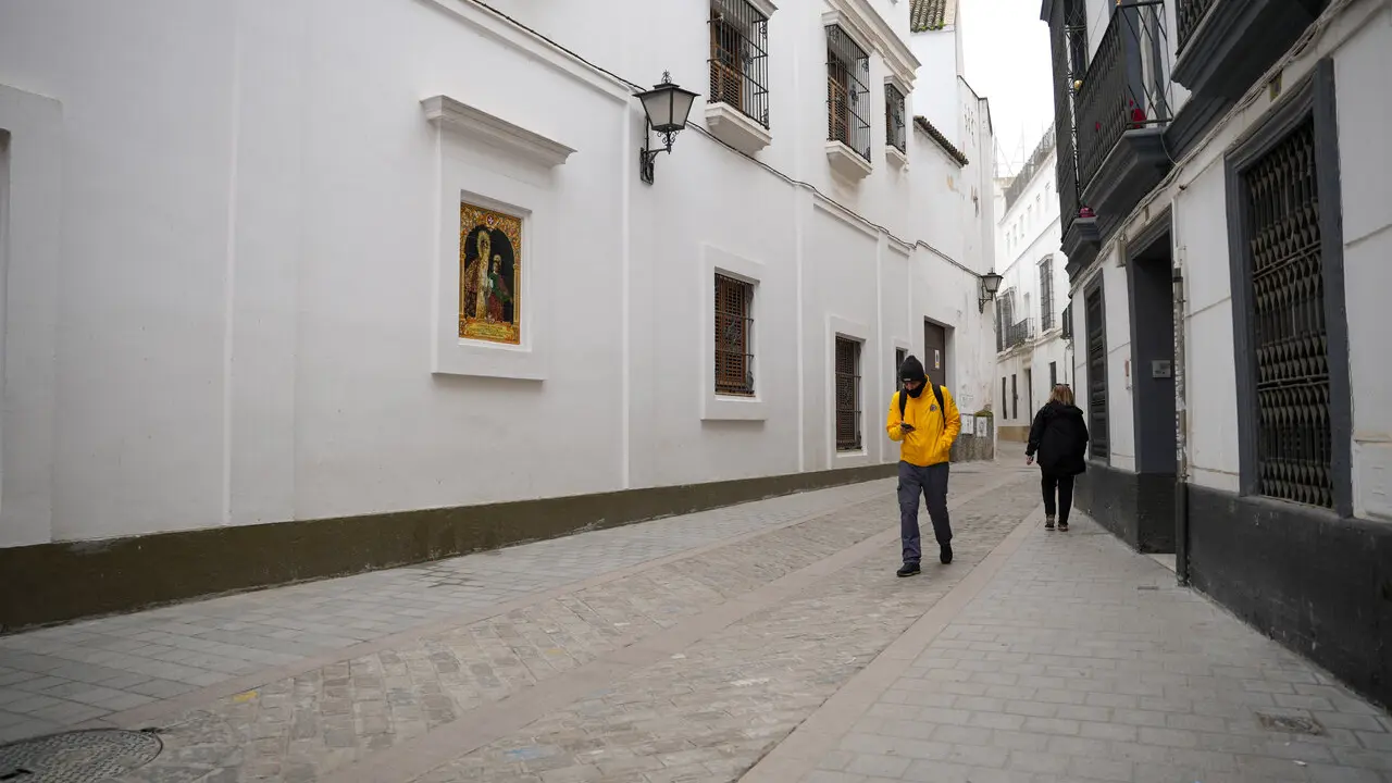  La calle Santa &Aacute;ngela de la Cruz ya reabierta. | AYTO 