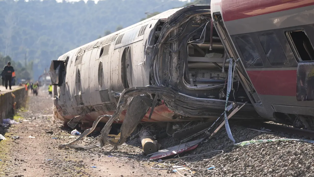  Los vagones del tren Iryo descarrilado. |EP 