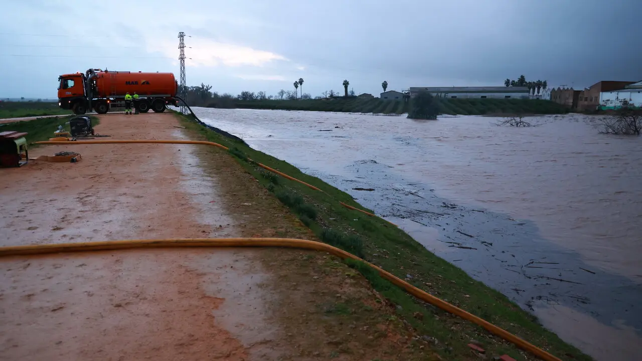  Autobombas en Lora del R&iacute;o. | EP 