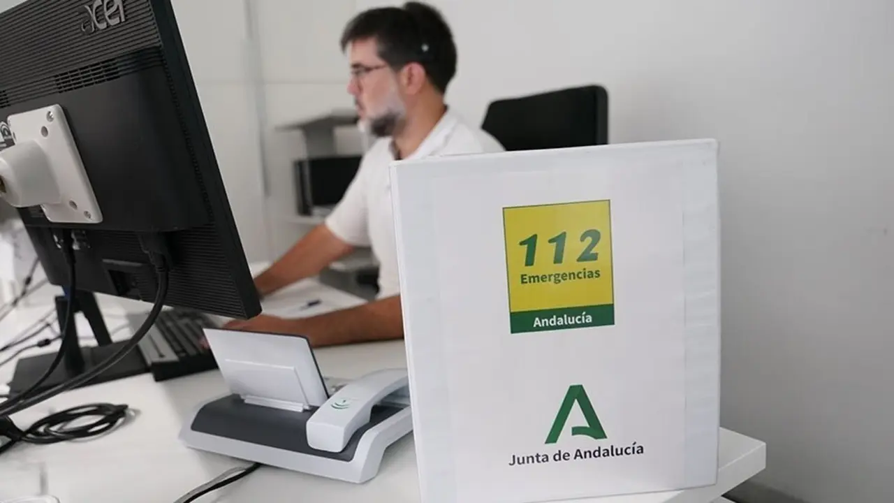  La sala del 112 gestionando un aviso. | Junta 