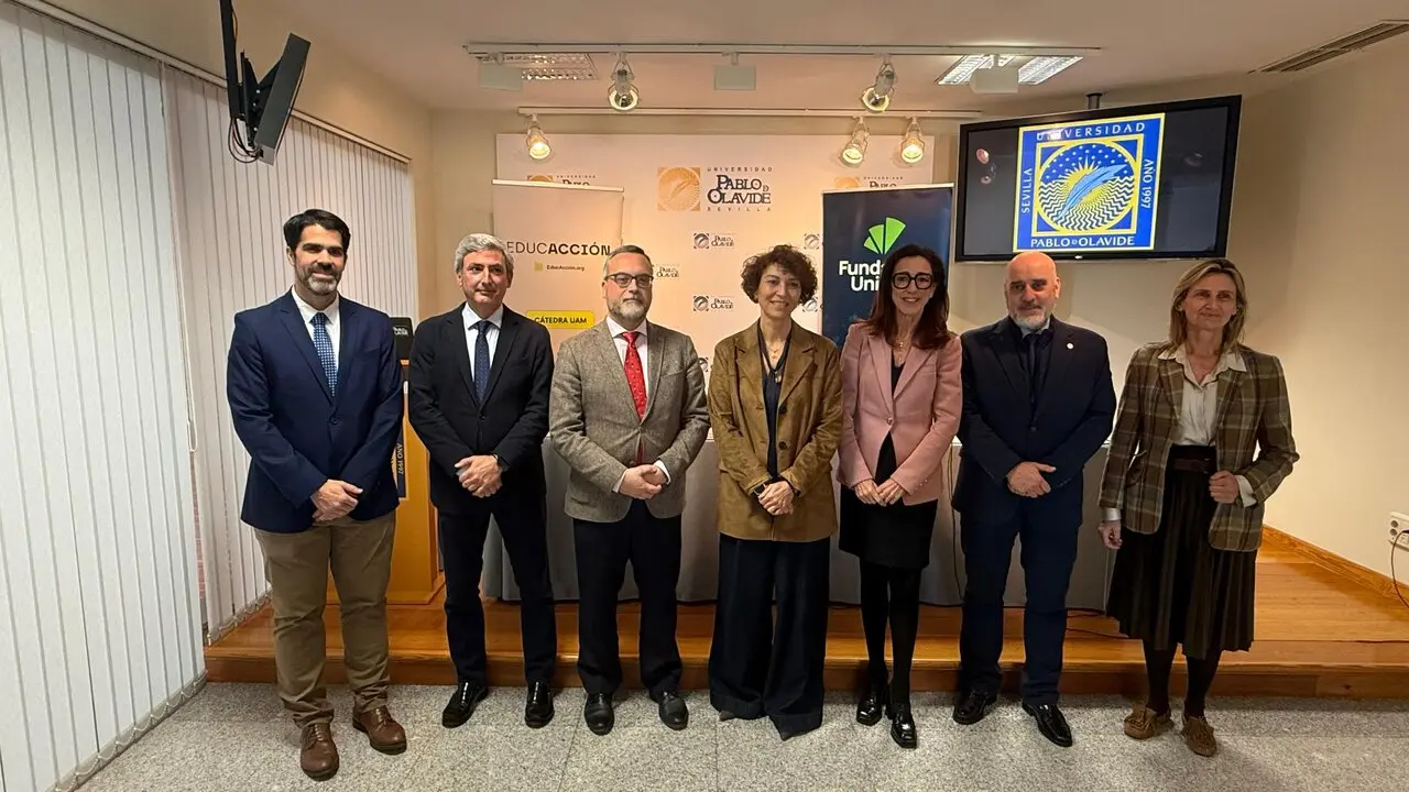  En la presentaci&oacute;n del informe, en el Rectorado de la  Universidad Pablo de Olavide. | VIVA Sevilla 