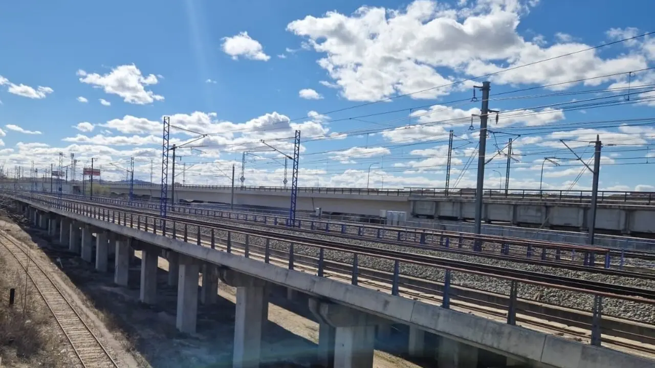  Viaducto de Adif en la l&iacute;nea Madrid-Sevilla, como imagen de recurso. | ADIF 