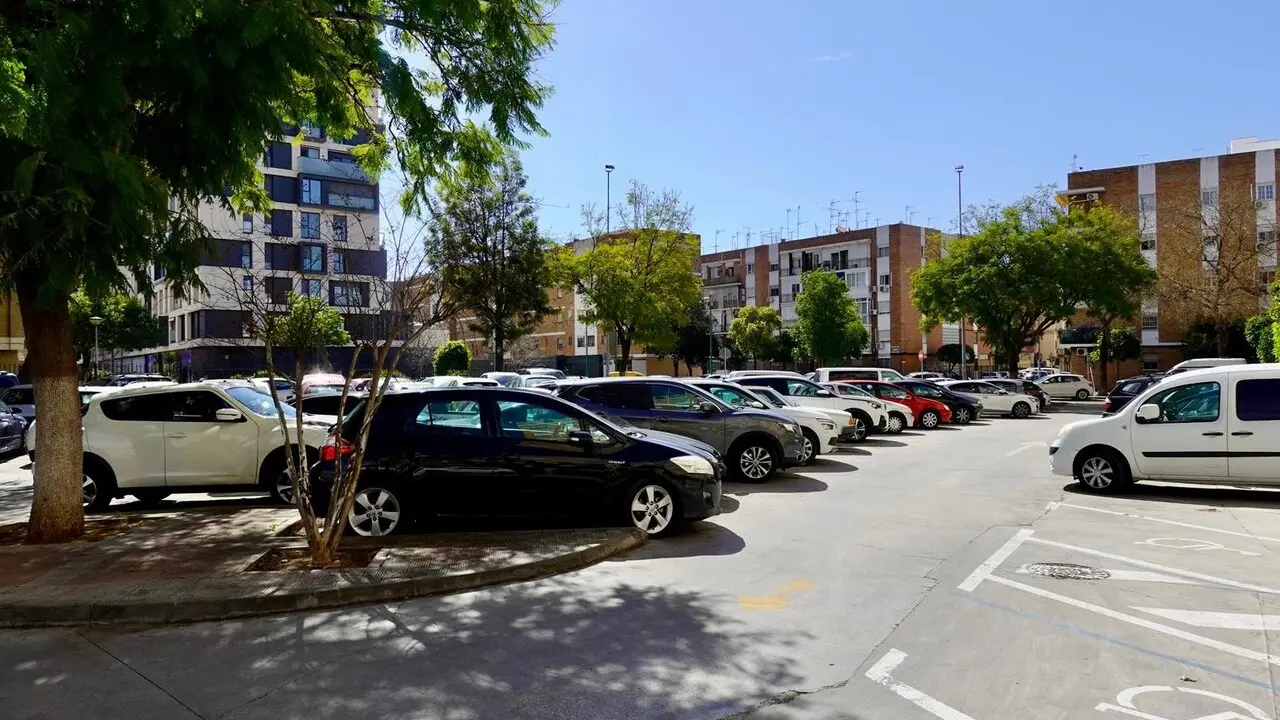 Parcela de Santa Mar&iacute;a del Robledo en Sevilla donde hay prevista la construcci&oacute;n de un edificio de 8 plantas | E.P. 