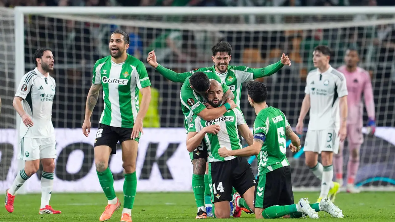  Los jugadores del Real Betis celebran el gol de Sofyan Amrabat. | Corchero/EP 