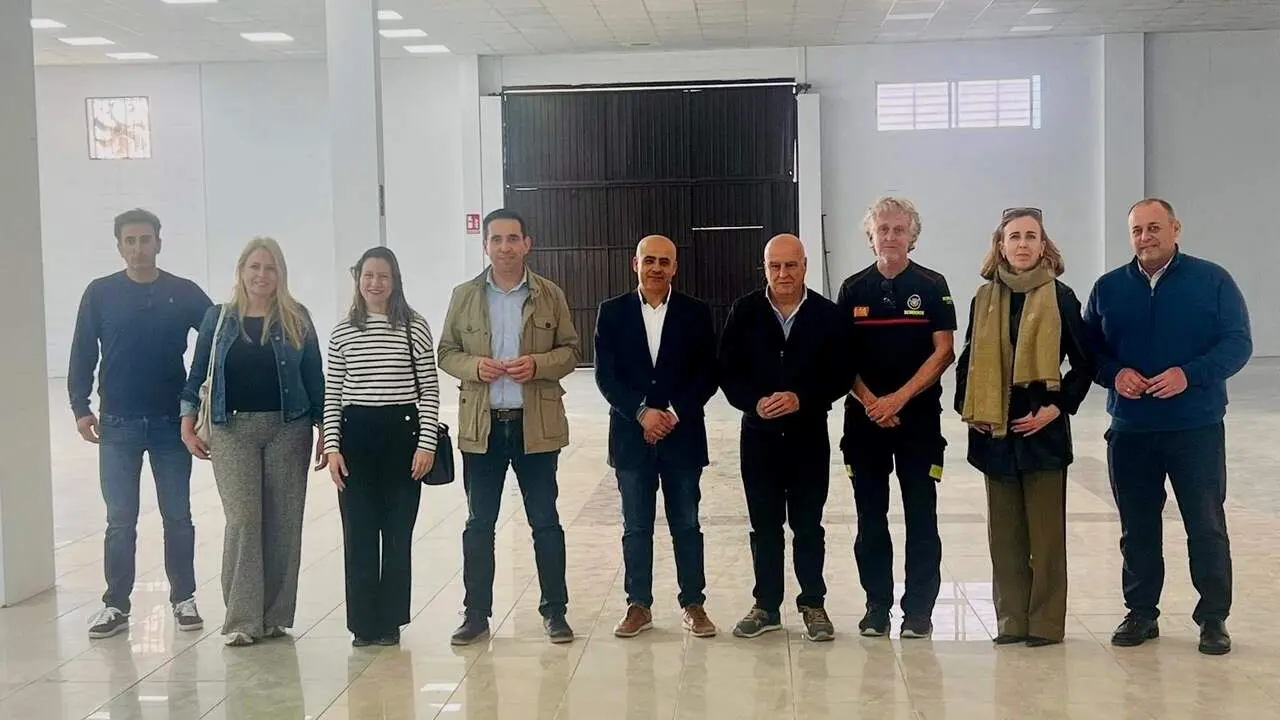  El diputado de Servicios P&uacute;blicos Supramunicipales y vicepresidente del Consorcio Provincial de Bomberos, Gonzalo Dom&iacute;nguez, visita el parque de bomberos de Sanl&uacute;car la Mayor de Sevilla |&nbsp;DIPUTACI&Oacute;N DE SEVILLA 