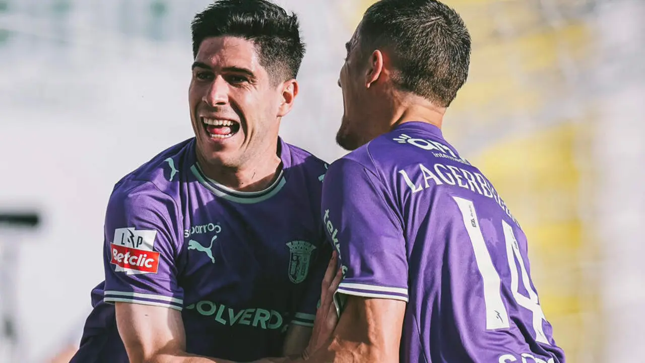  Fran Navarro, jugador del Sporting de Braga, celebra su gol ante el Moreirense. | SCB 