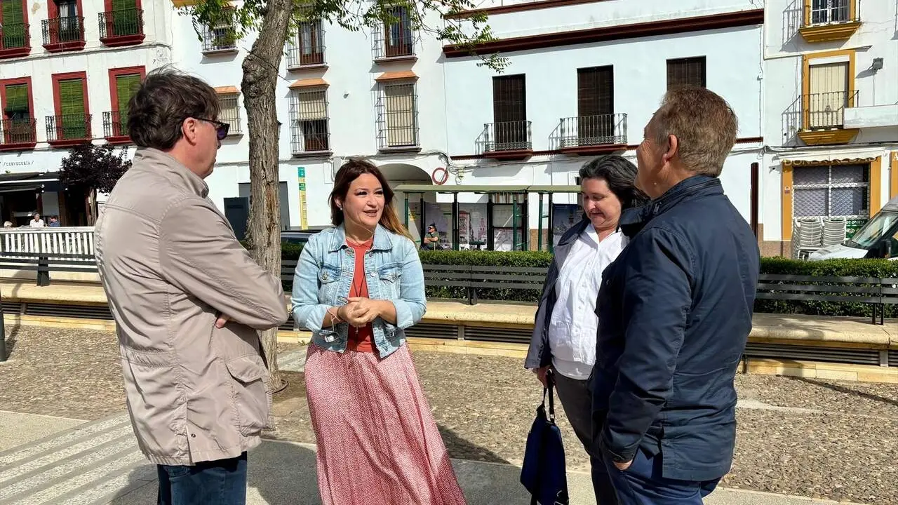  La candidata socialista Ver&oacute;nica P&eacute;rez, con dirigentes socialistas en una visita a Carmona para abordar la situaci&oacute;n sanitaria |&nbsp;PSOE DE SEVILLA 