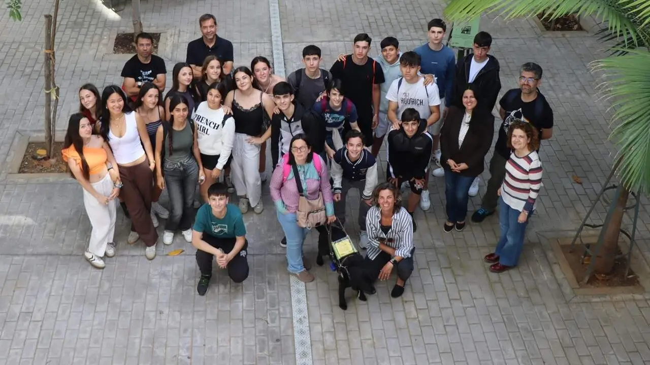  Estudiantes del IES Galiana al final de la jornada |&nbsp;US 