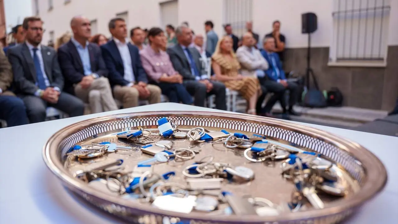  Acto de entrega de las llaves del residencial. | EP 