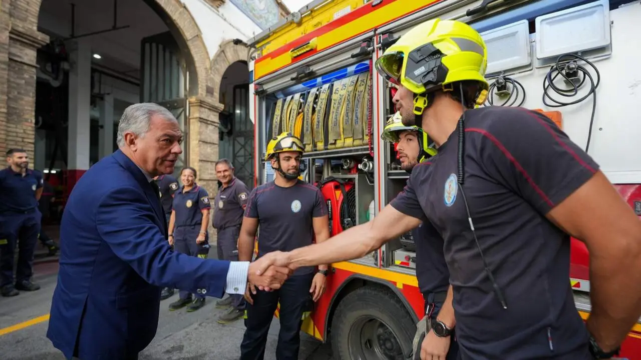  Sanz con Bomberos. | AYTO 