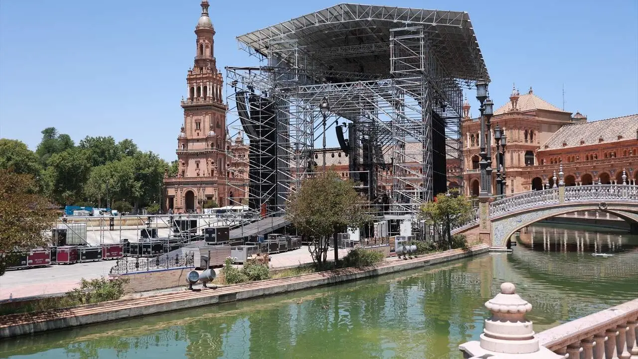  El escenario de Ic&oacute;nica preparado para el comienzo del festival |&nbsp;E.P. 
