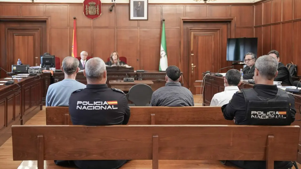  Comienzo del juicio del crimen del mercadillo de Alcosa con la constituci&oacute;n del jurado popular |&nbsp;E.P. 