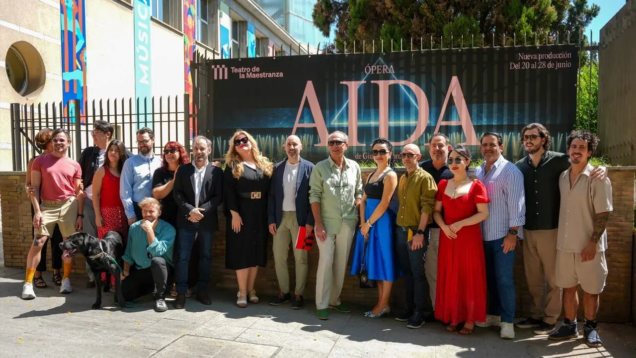  Foto de familia del elenco de la obra "Aida de Verdi" |&nbsp;E.P. 