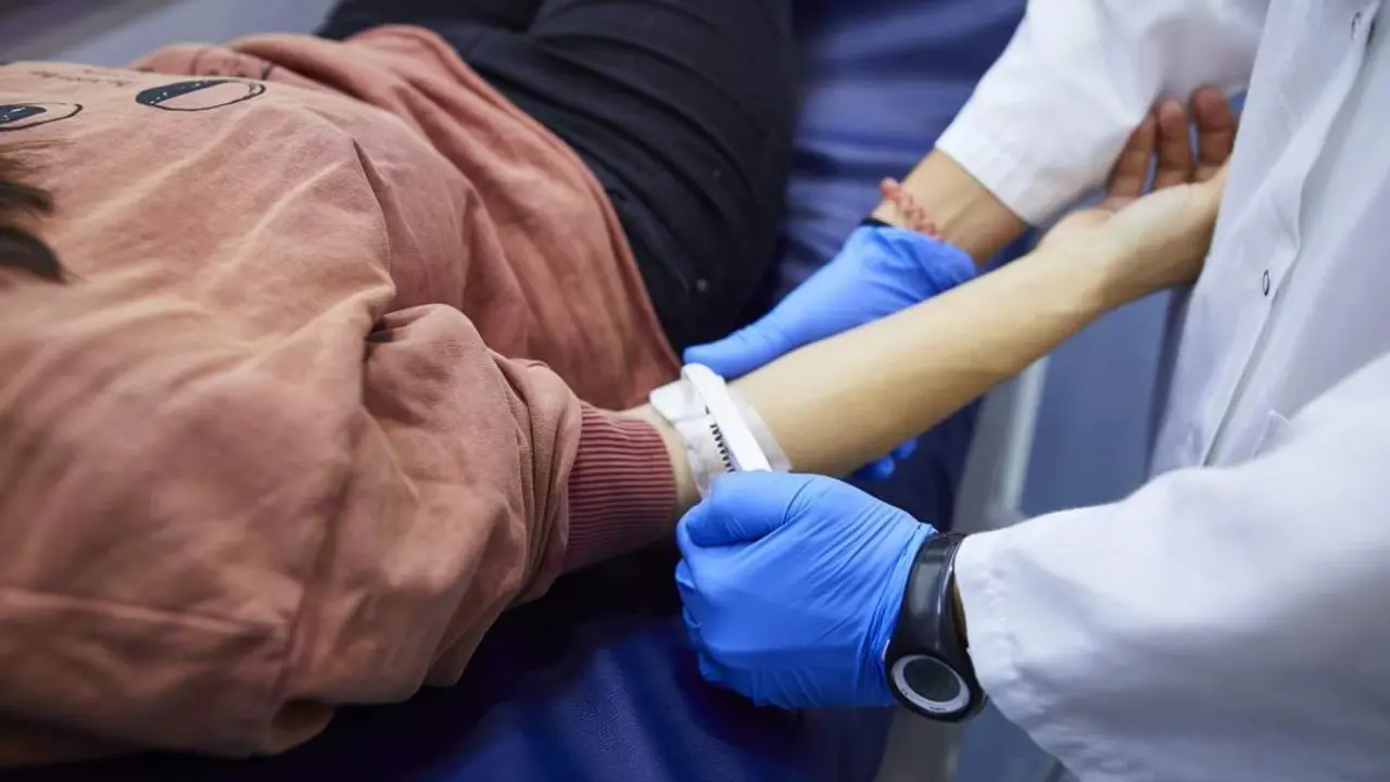  Paciente dona sangre - EP 