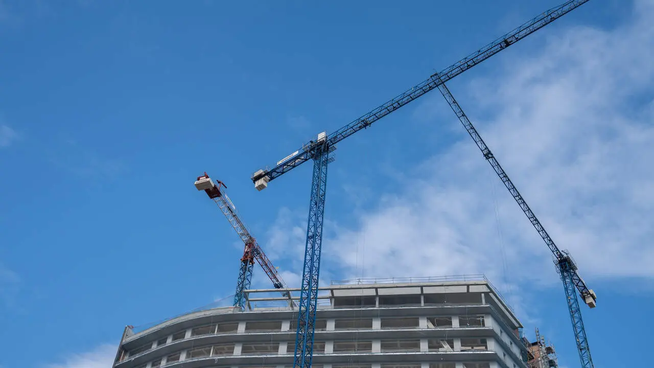  Edificio en construcci&oacute;n en una imagen de archivo./Europa Press. 
