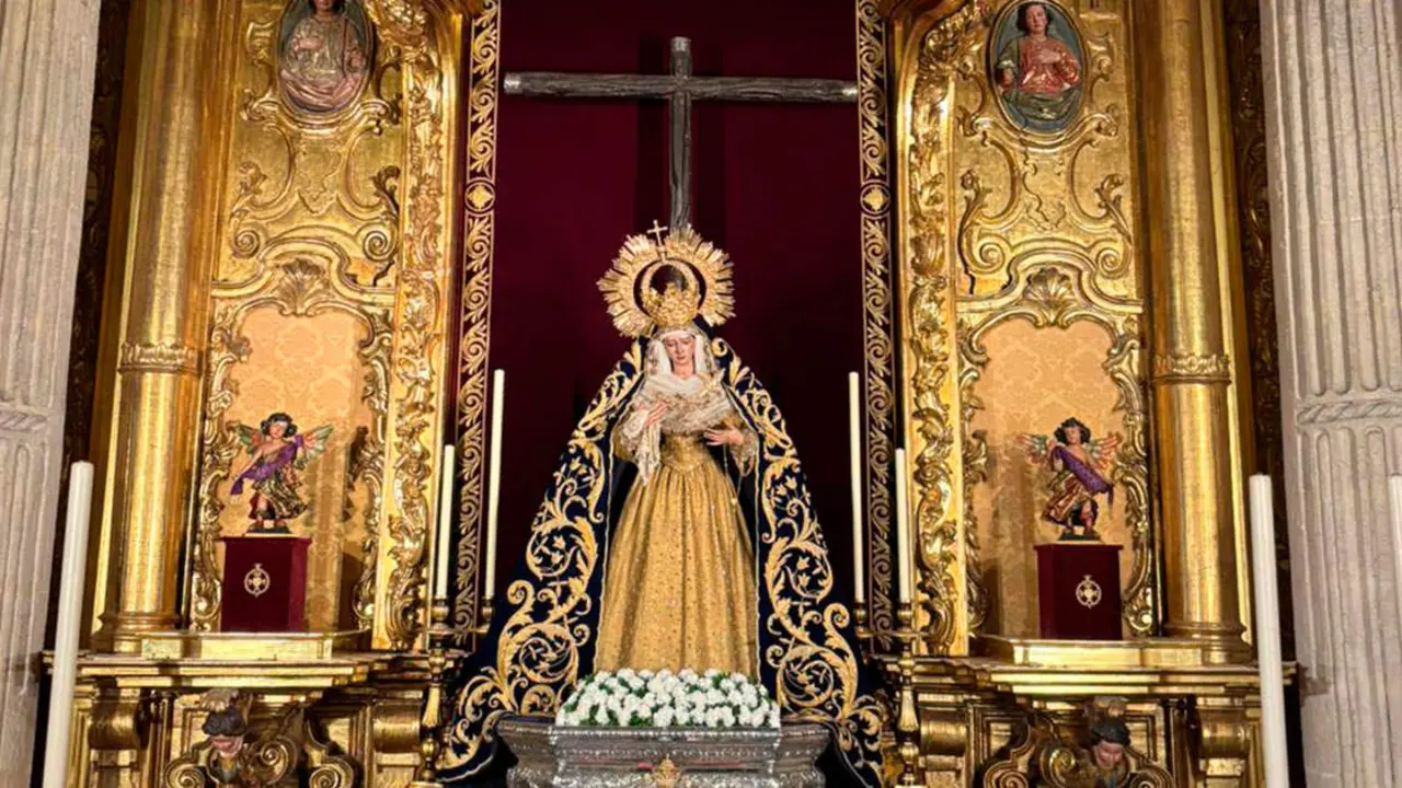  La Virgen del Socorro en el altar que preside el Cristo del Amor |&nbsp;HDAD 
