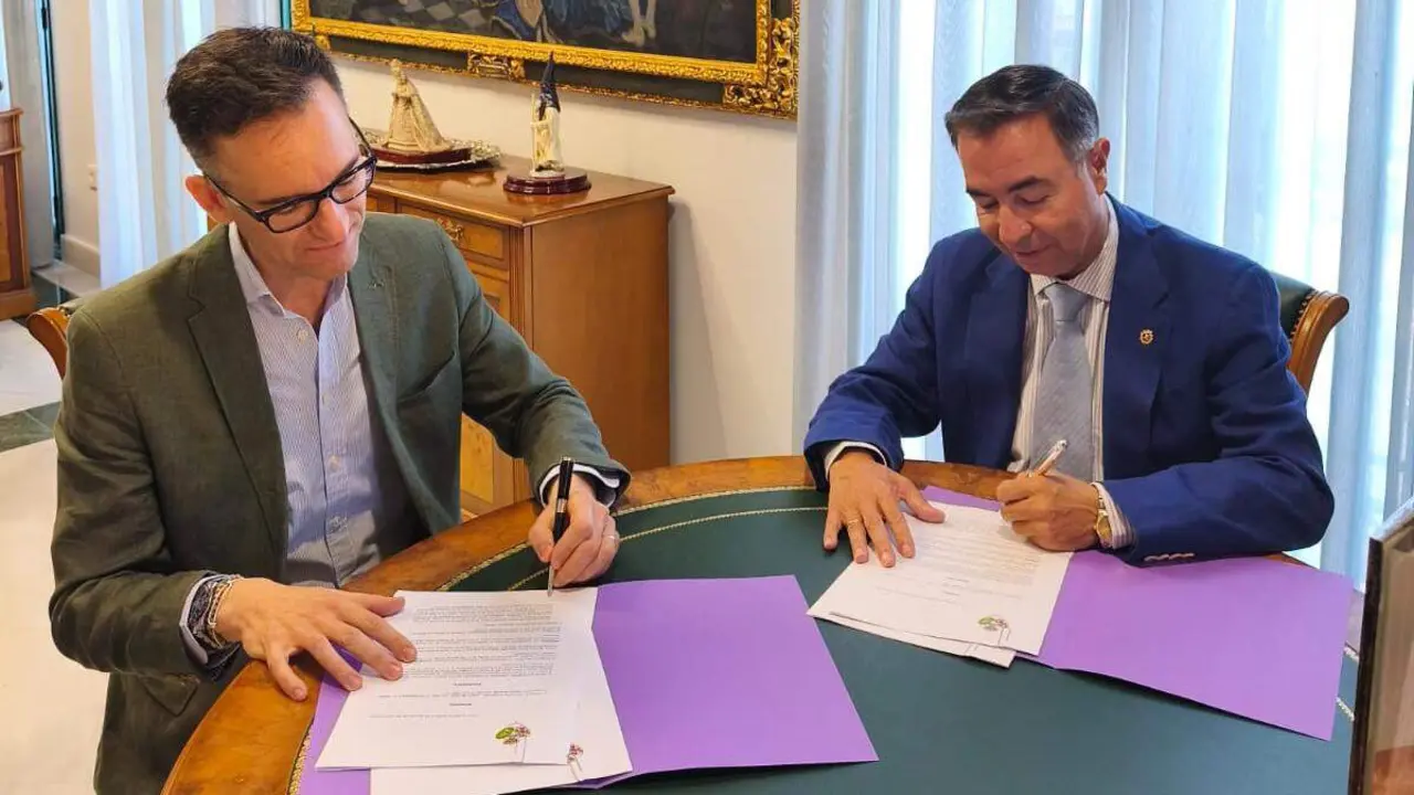  Firma del acuerdo entre Sergio Cornejo y Fern&aacute;ndez Cabezuelo | HDAD 