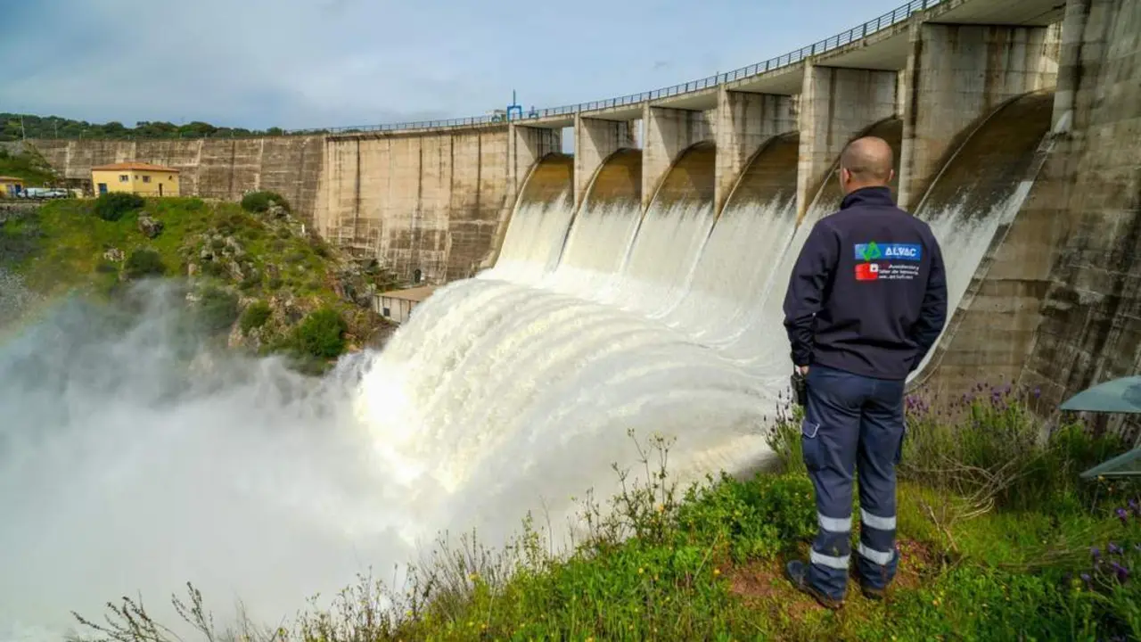  Melonares desembalsando agua en pleno tren de borrascas. | Archivo 