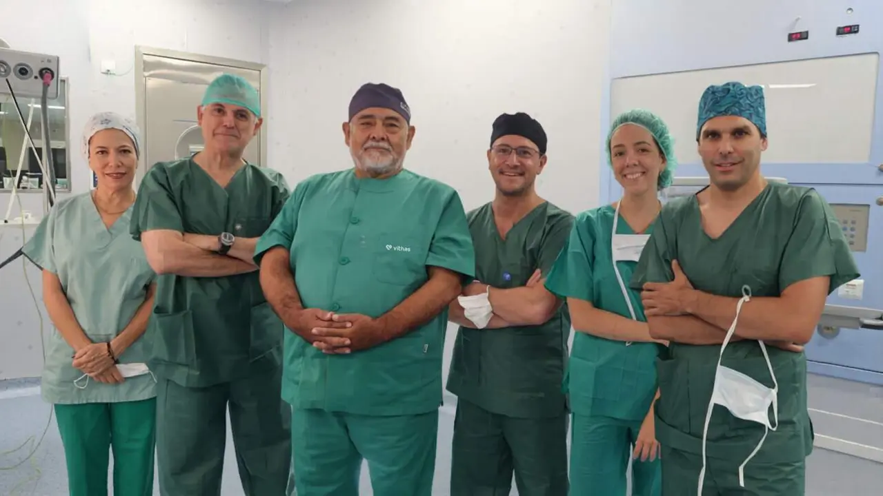  El equipo de neurocirug&iacute;a tor&aacute;xica. | Vithas Sevilla 