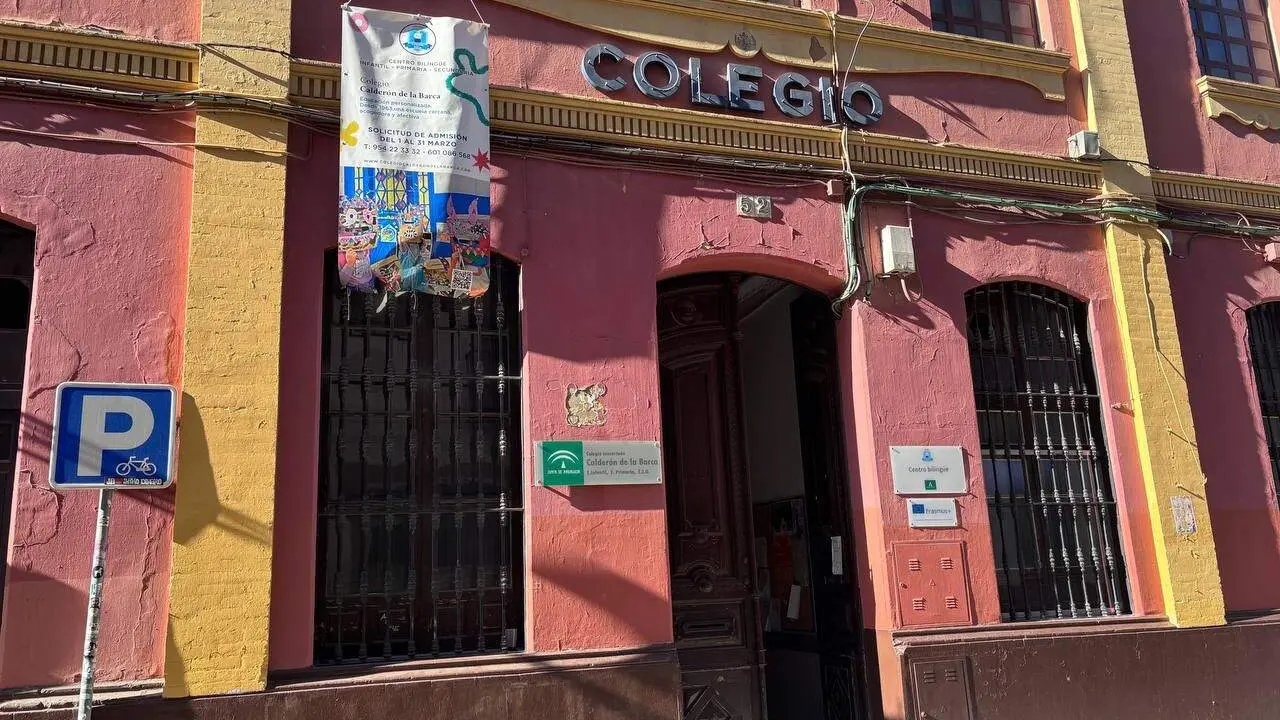  Fachada del colegio concertado Calder&oacute;n de la Barca, en la calle Castellar 