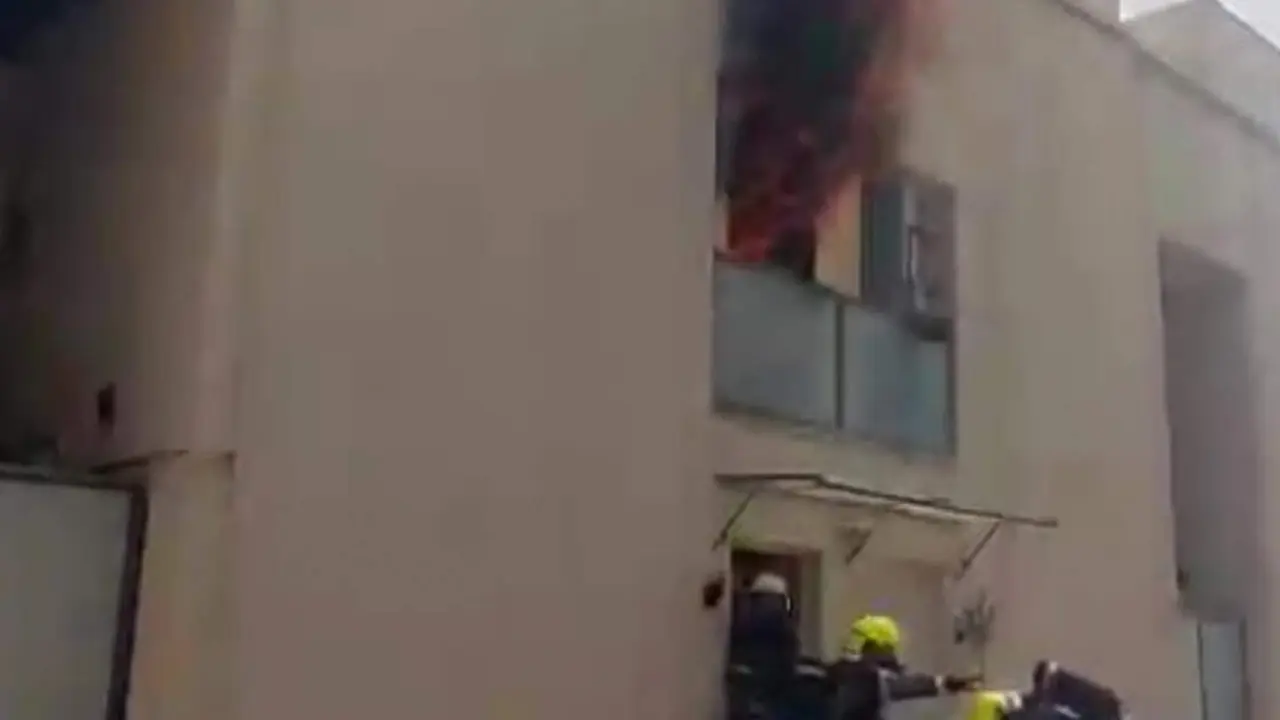  Incendio en un edificio en el barrio de Palmete de Sevilla |&nbsp;JUNTA DE ANDALUCÍA 