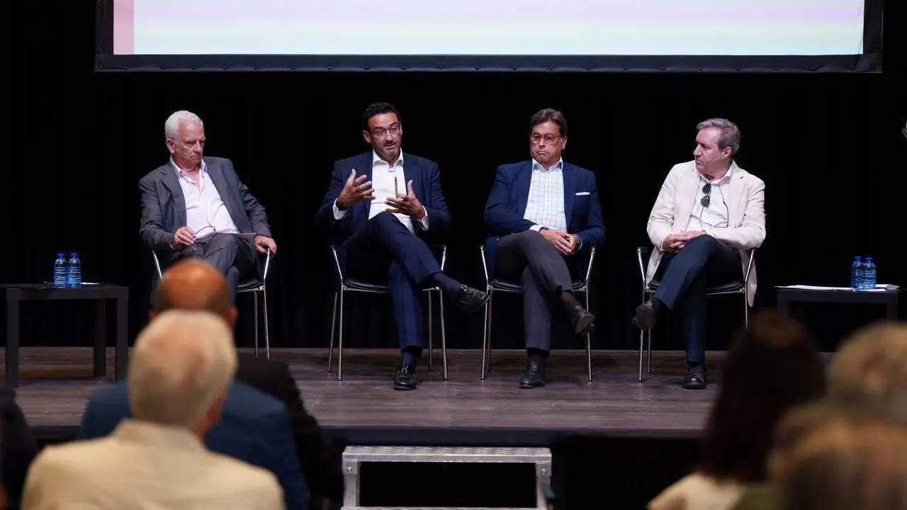  Manuel Cornax, Jos&eacute; Mar&iacute;a Romero, Antonio Casta&ntilde;o y Jorge Castilla en el encuentro. | EP 