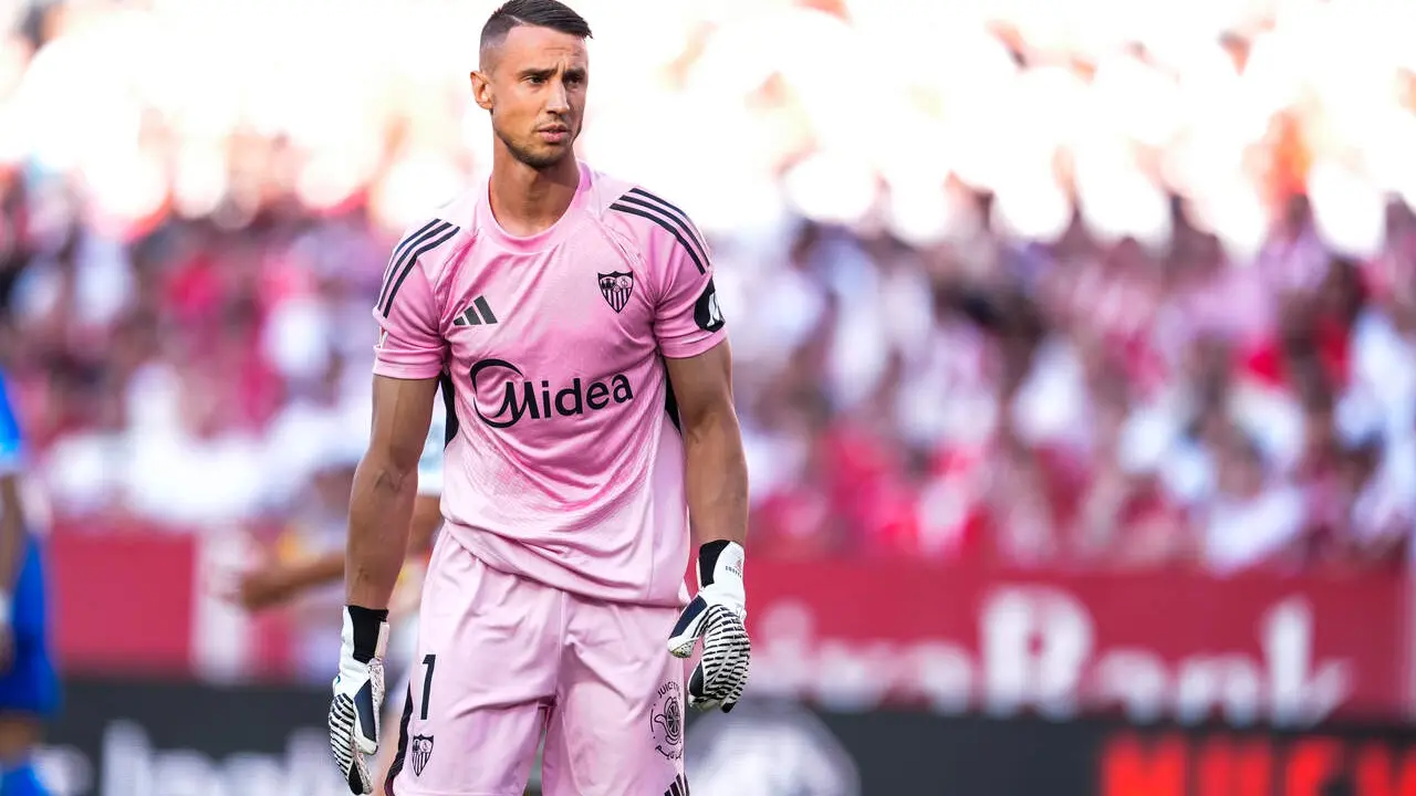  Odysseas Vlachodimos en un partido de LaLiga con el Sevilla F&uacute;tbol Club. | Archivo/EP 