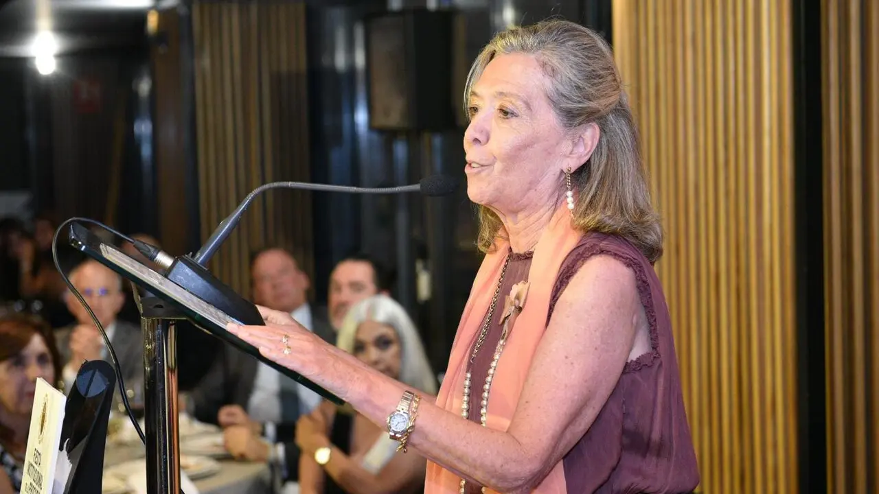 Felisa Panadero recogiendo su premio 