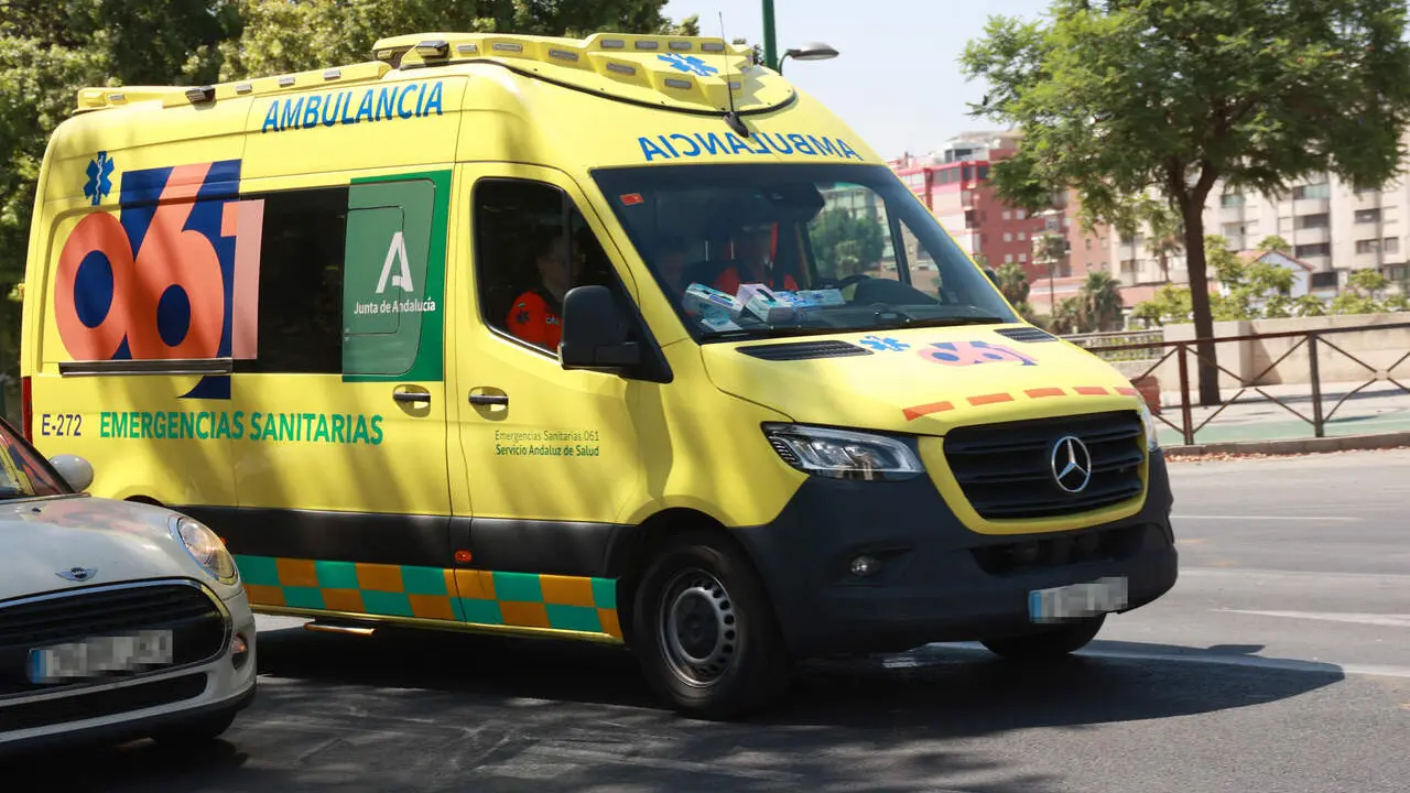 Archivo - Una ambulancia del 061. Archivo. 