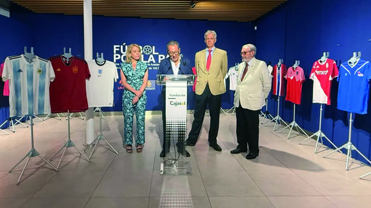  Mar&iacute;a Tena, Antonio Pulido, Santiago Velo y Jos&eacute; Carlos Ruiz-Verdejo en la sala Vanguardia. | VIVA 